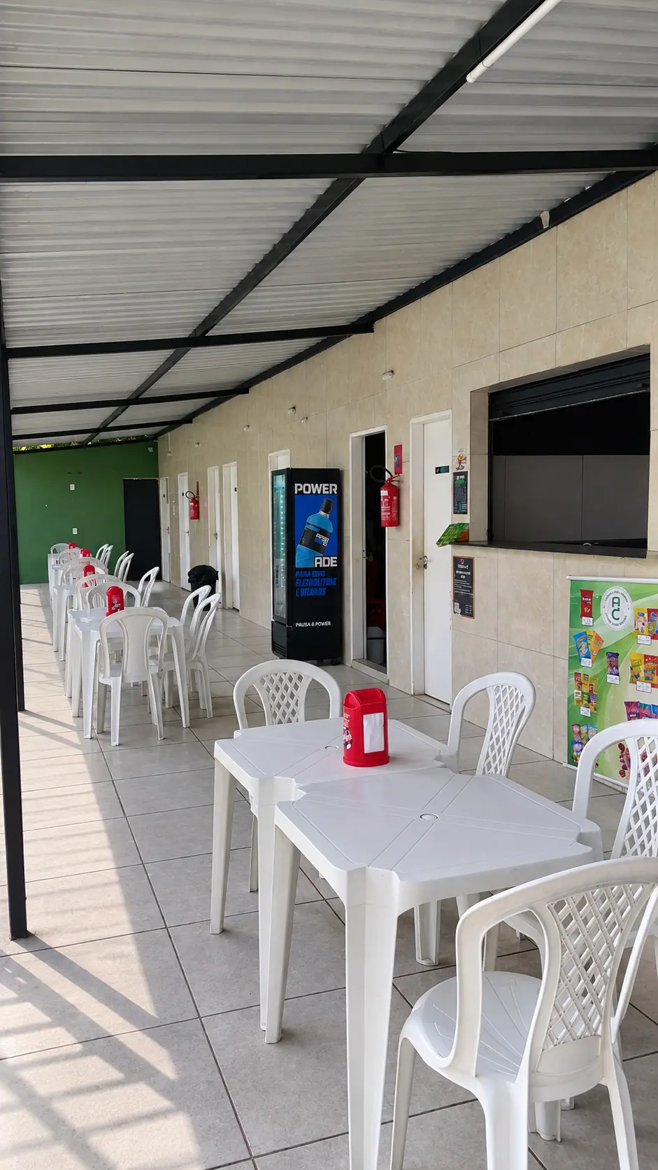 Lanchonete e Espaço de Lazer